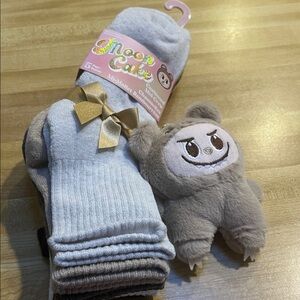 #1167**Gray Kids Socks with Plush Toy